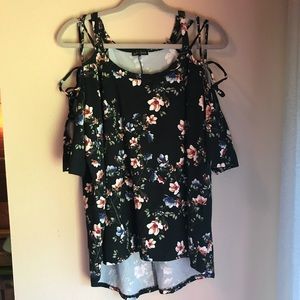 Cross strap sleeve blouse